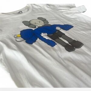 KAWS White T-Shirt size XL in good condition